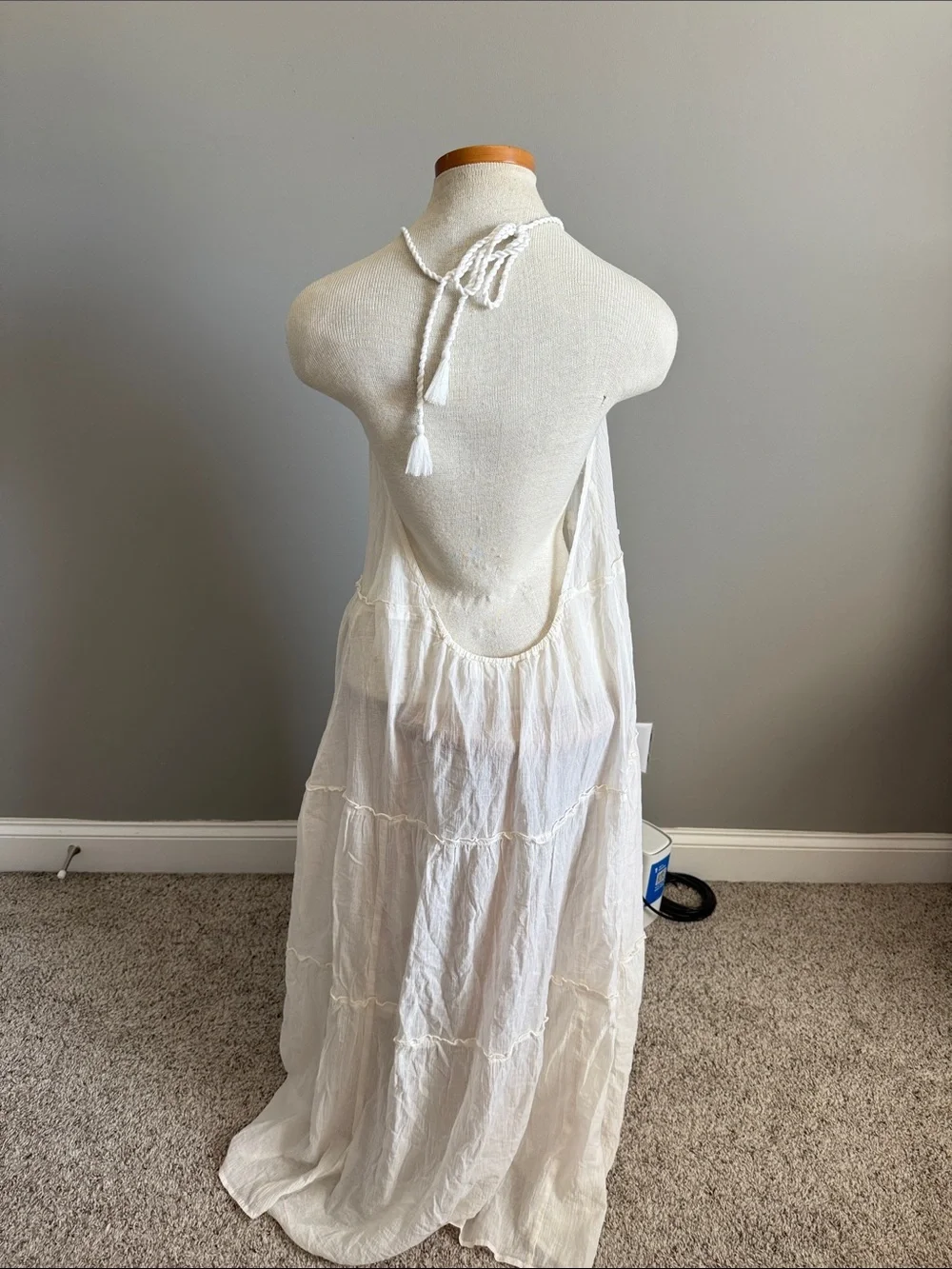 Abercrombie & Fitch - Cream Tiered Halter Maxi Dress Resort Wear - Size M